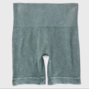 NWOT Colsie Ribbed Biker Shorts in Teal